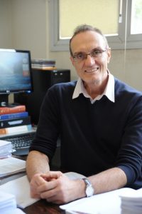 Prof. Victor Carlos Pandolfelli (UFSCar).